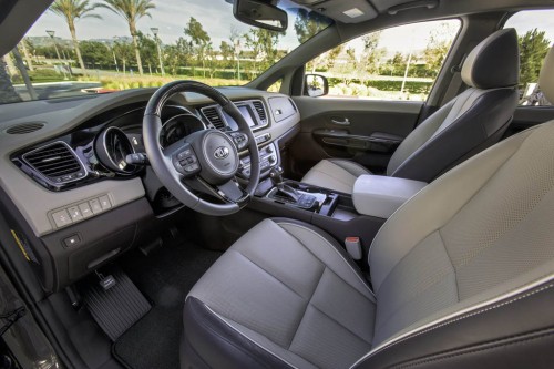 2015-Kia-Carnival-Sedona-seats