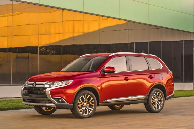 2016 Mitsubishi Outlander facelift 05