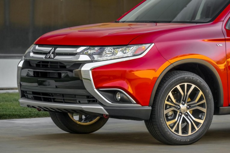 2016 Mitsubishi Outlander facelift 07