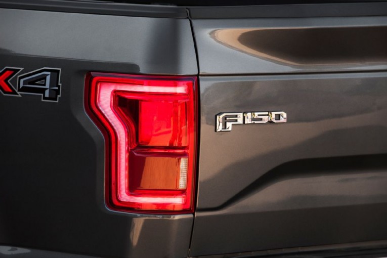 2015-ford-f-150-lariat-27-ecoboost-rear-taillight