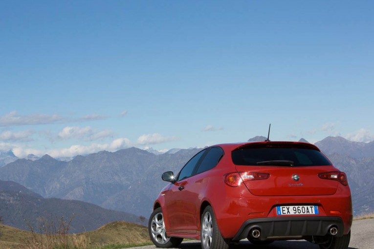 Alfa_Romeo-Giulietta_Sprint_2015_05