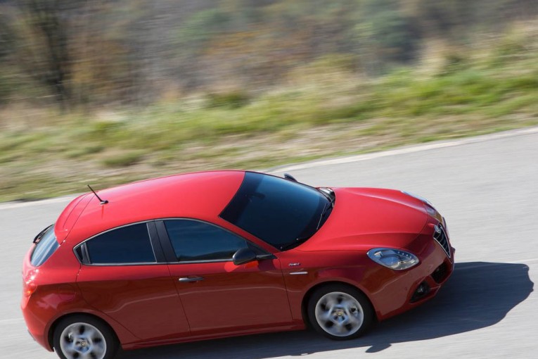 Alfa_Romeo-Giulietta_Sprint_2015_06