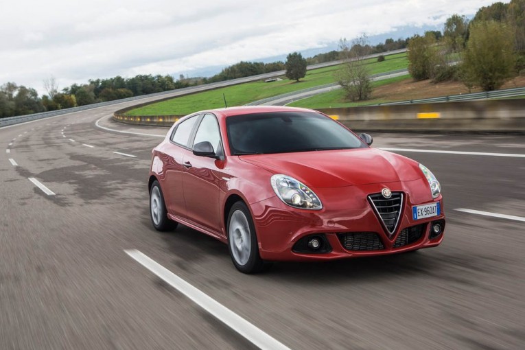 Alfa_Romeo-Giulietta_Sprint_2015_08