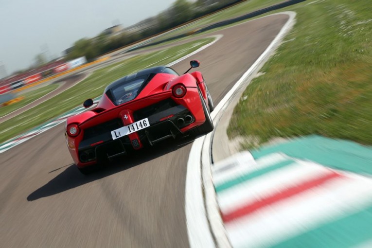 2014-ferrari-laferrari-rear-end-in-motion