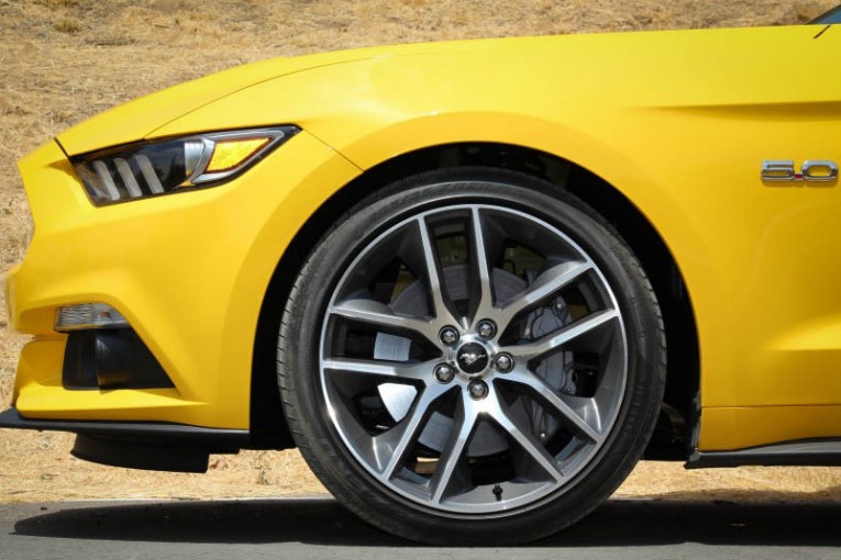 2015-Ford-Mustang-GT-convertible-114