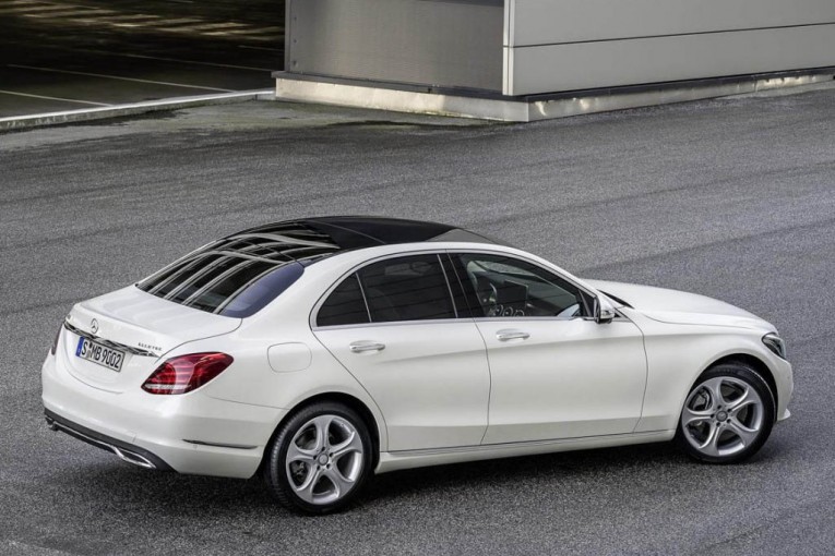 2015-Mercedes-Benz-C-Class-3