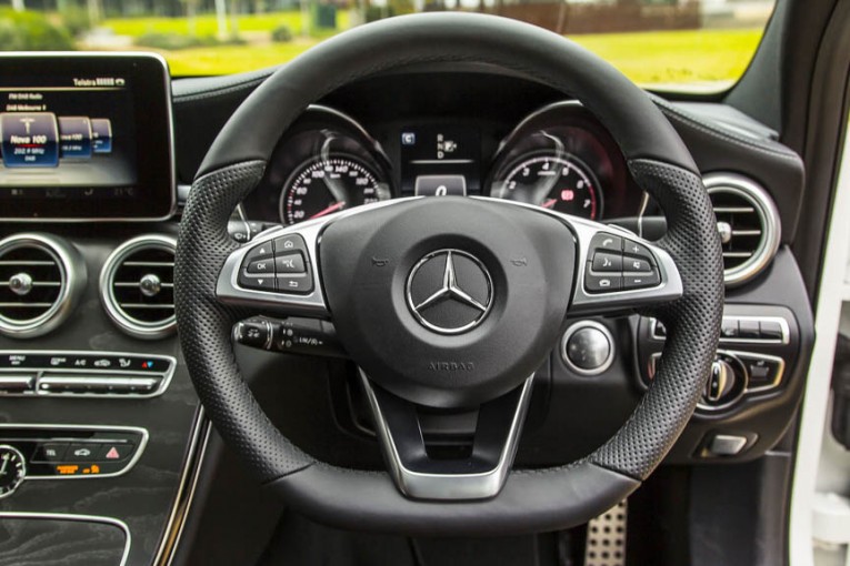 2015 Mercedes-Benz C-Class dashboard