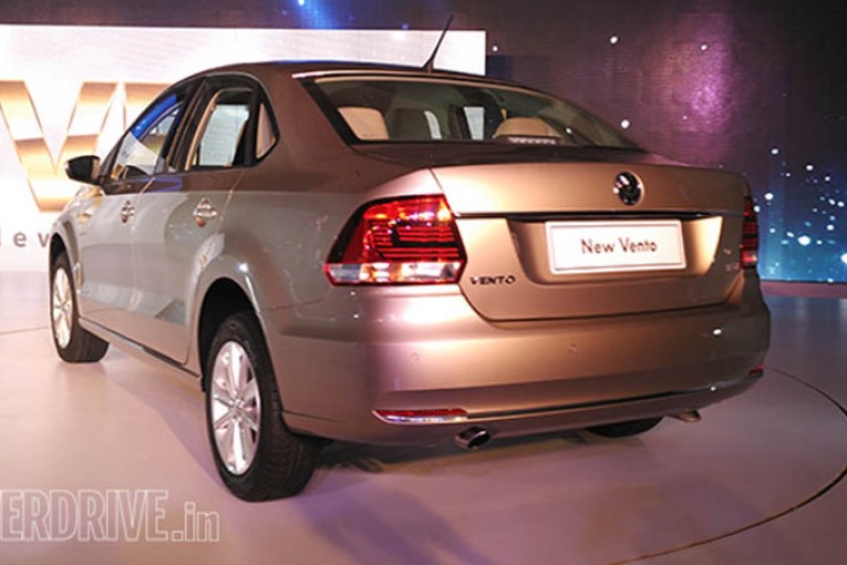 2015-Volkswagen-Vento-5