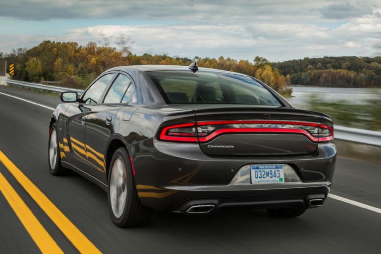 2015-dodge-charger-rt-rear-three-quarter-view-in-motion-2