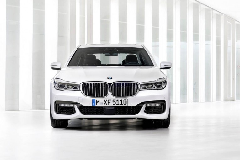 2016-BMW-7-Series-04