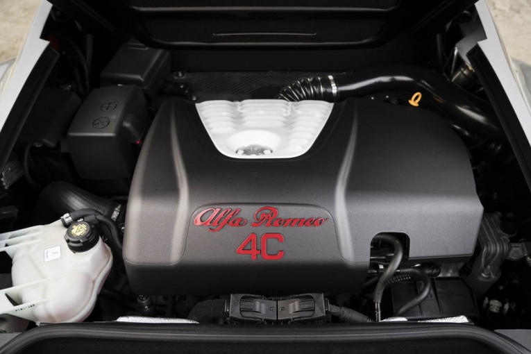 Alfa-Romeo-4C-Spider-135