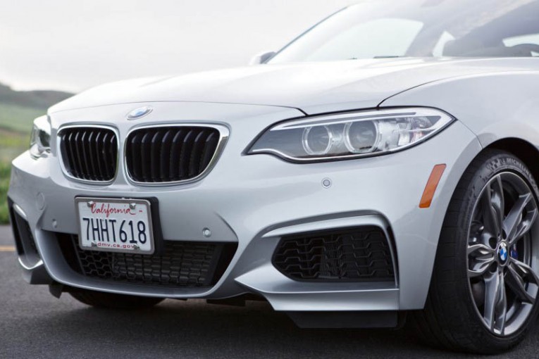 2015-BMW-M235i-xDrive-111