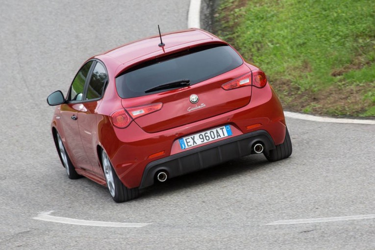 Alfa_Romeo-Giulietta_Sprint_2015_07