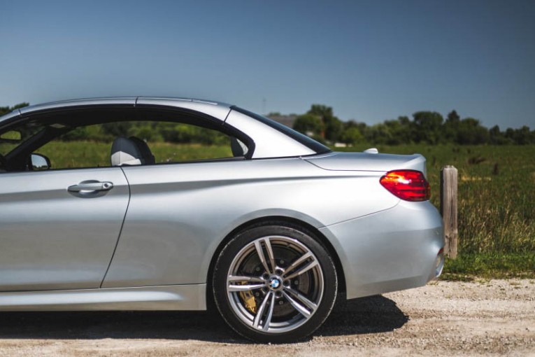 2015-BMW-M4-convertible-137