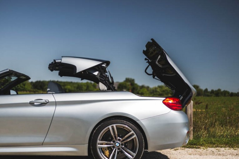 2015-BMW-M4-convertible-139