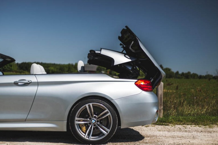 2015-BMW-M4-convertible-140