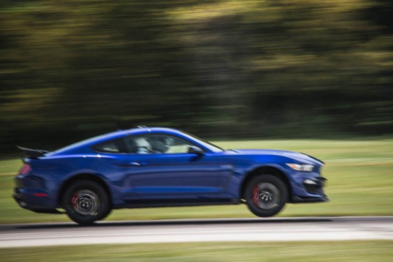 2016-Ford-Mustang-Shelby-GT350R-151