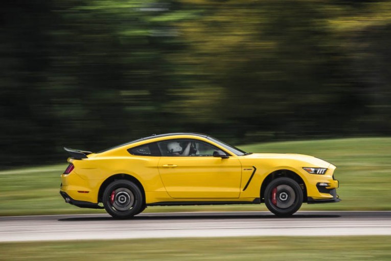 2016-Ford-Mustang-Shelby-GT350R-172