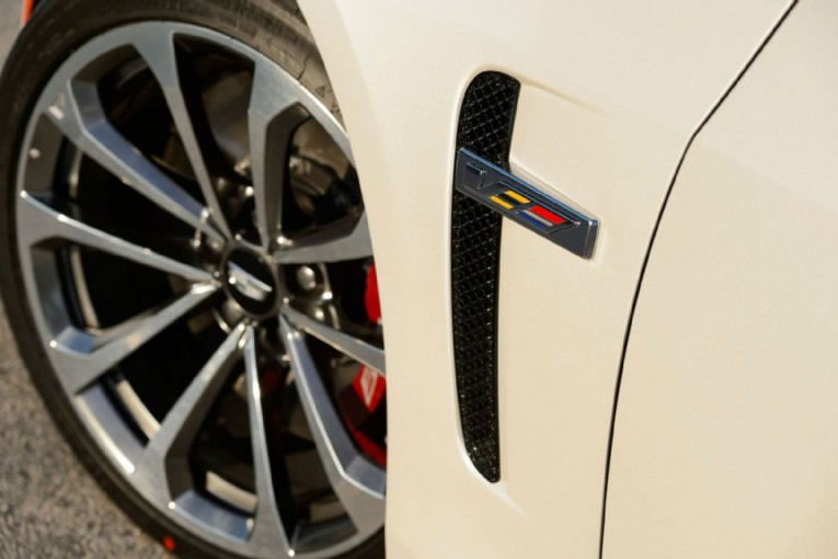 2016-cadillac-cts-v-fender