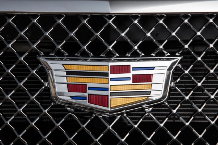 2016-cadillac-cts-v-sedan-grille