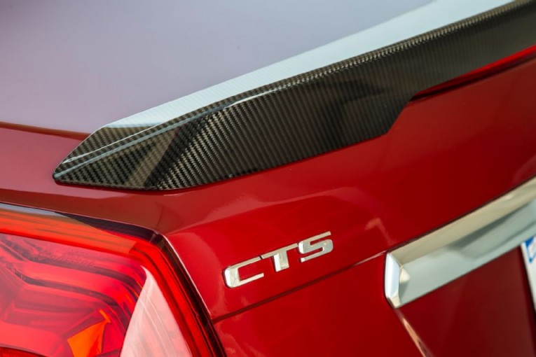 2016-cadillac-cts-v-sedan-rear-spoiler-and-badge-02