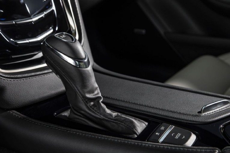 2016-cadillac-cts-v-sedan-shifter