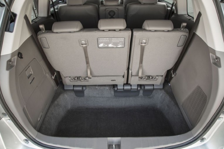 2016-honda-odyssey-cargo-space