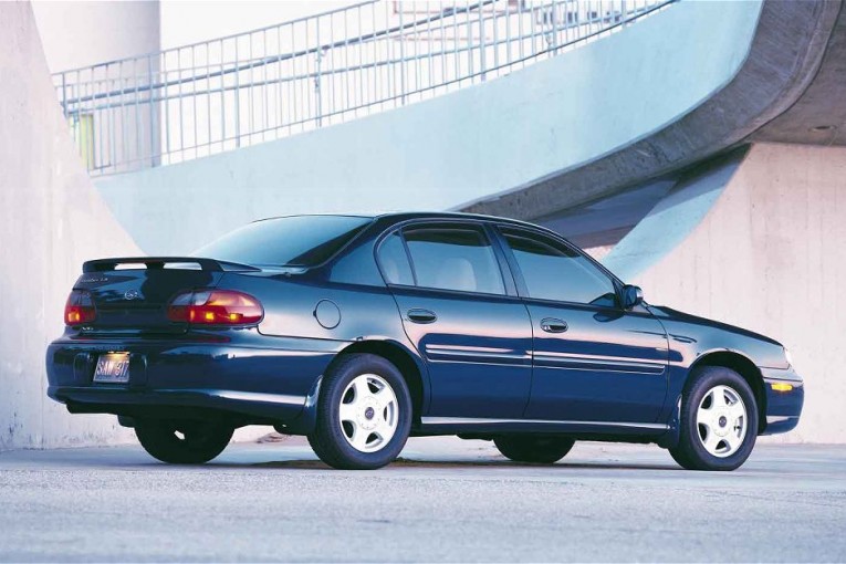 2000-chevrolet-malibu-rear-side-view