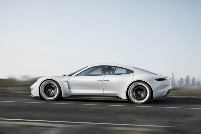 2015-PorscheMissionE-04