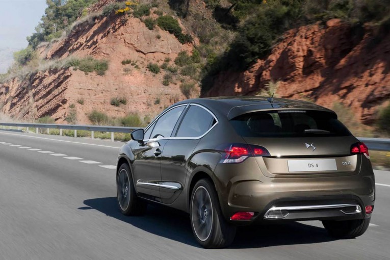 2016-Citroen-DS4-and-DS4-Crossback-8
