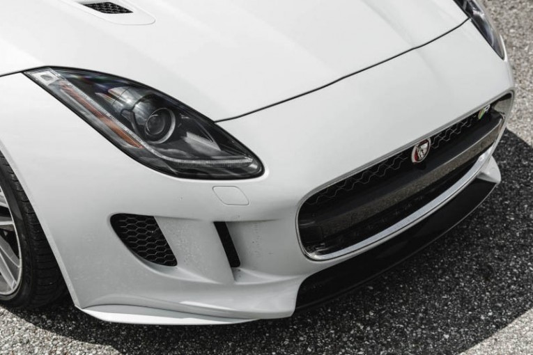 2016-Jaguar-F-type-R-convertible-1231