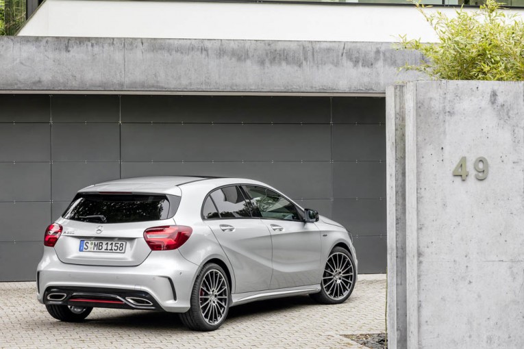 2016-Mercedes-Benz-A-Class-13