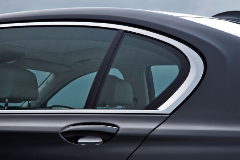 2016-bmw-750li-xdrive-rear-quarter-window