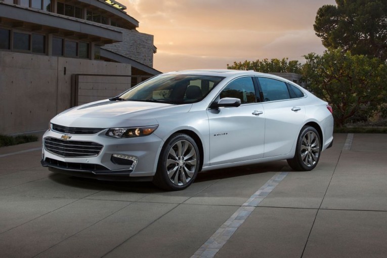 2016-chevrolet-malibu-front-three-quarter-static