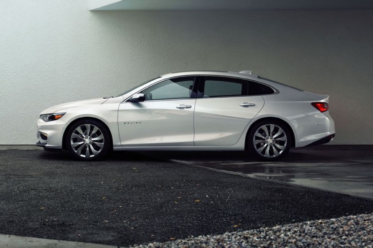 2016-chevrolet-malibu-side-profile