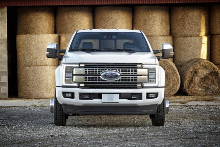 2017 Ford F-Series Super Duty 02