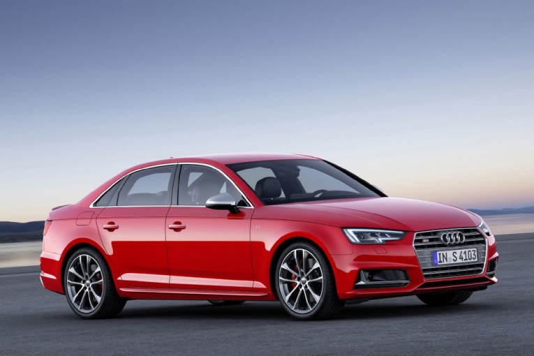 2017-audi-s4-front-three-quarters-02