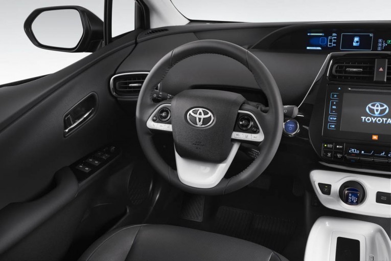 EU-2016-Toyota-Prius-17