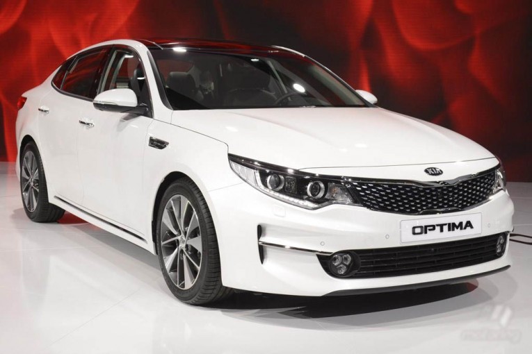 KIA Optima Sedan 2016 07