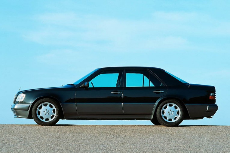 Mercedes-Benz-500e-03