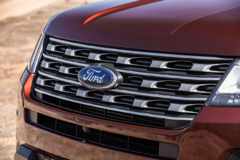 2016-ford-explorer-limited-ecoboost-grille