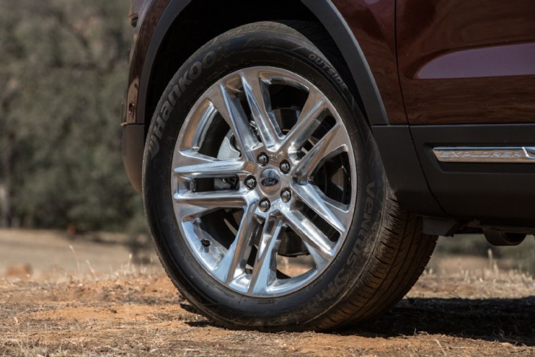 2016-ford-explorer-limited-ecoboost-wheel