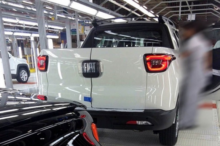 Leaked-–-Fiat-Toro-on-the-assembly-line-2