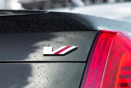 2016-Cadillac-CTS-V-Sport-rear-badge-02