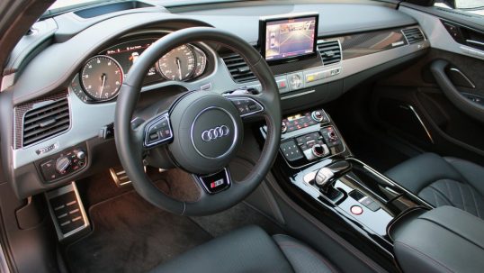 2016-audi-s8-plus-review12