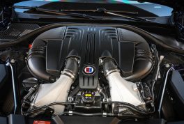 2017-bmw-alpina-b7-xdrive-engine