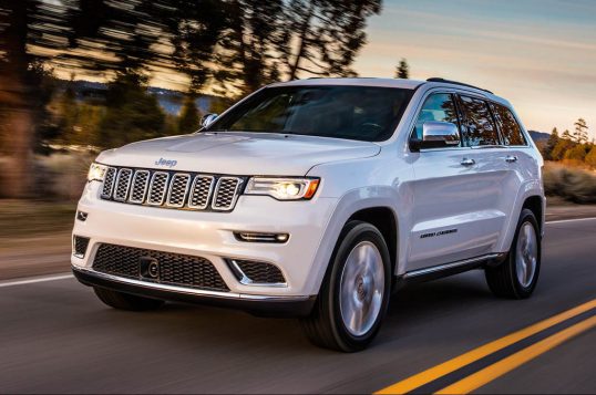 2017-jeep-grand-cherokee-summit-front-three-quarter-in-motion