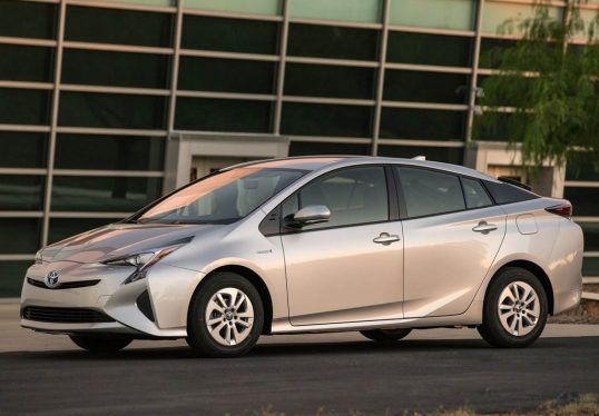 toyota-prius-2016-1600-0b