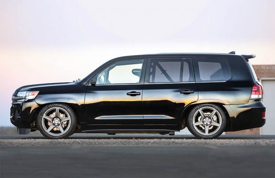 toyota-land-cruiser-01