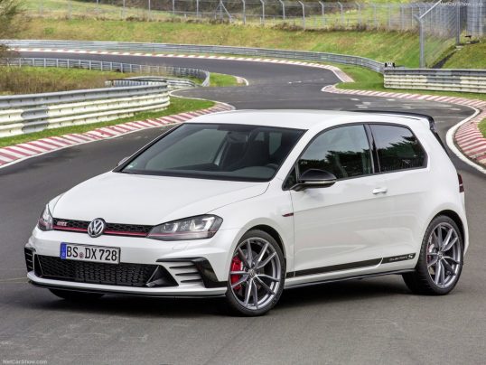 volkswagen-golf_gti_clubsport_s-2017-1024-01